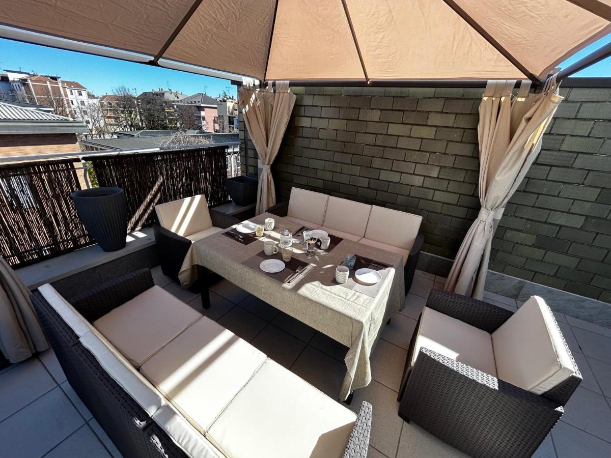 ミラノR39 Attic With Terrace And Private Parkingアパートメント エクステリア 写真